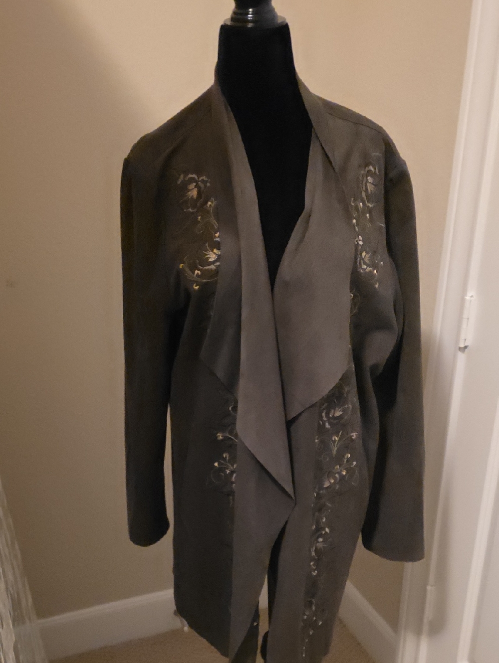 Chico's Embroidered Olive Green Open-Front Women's Coat